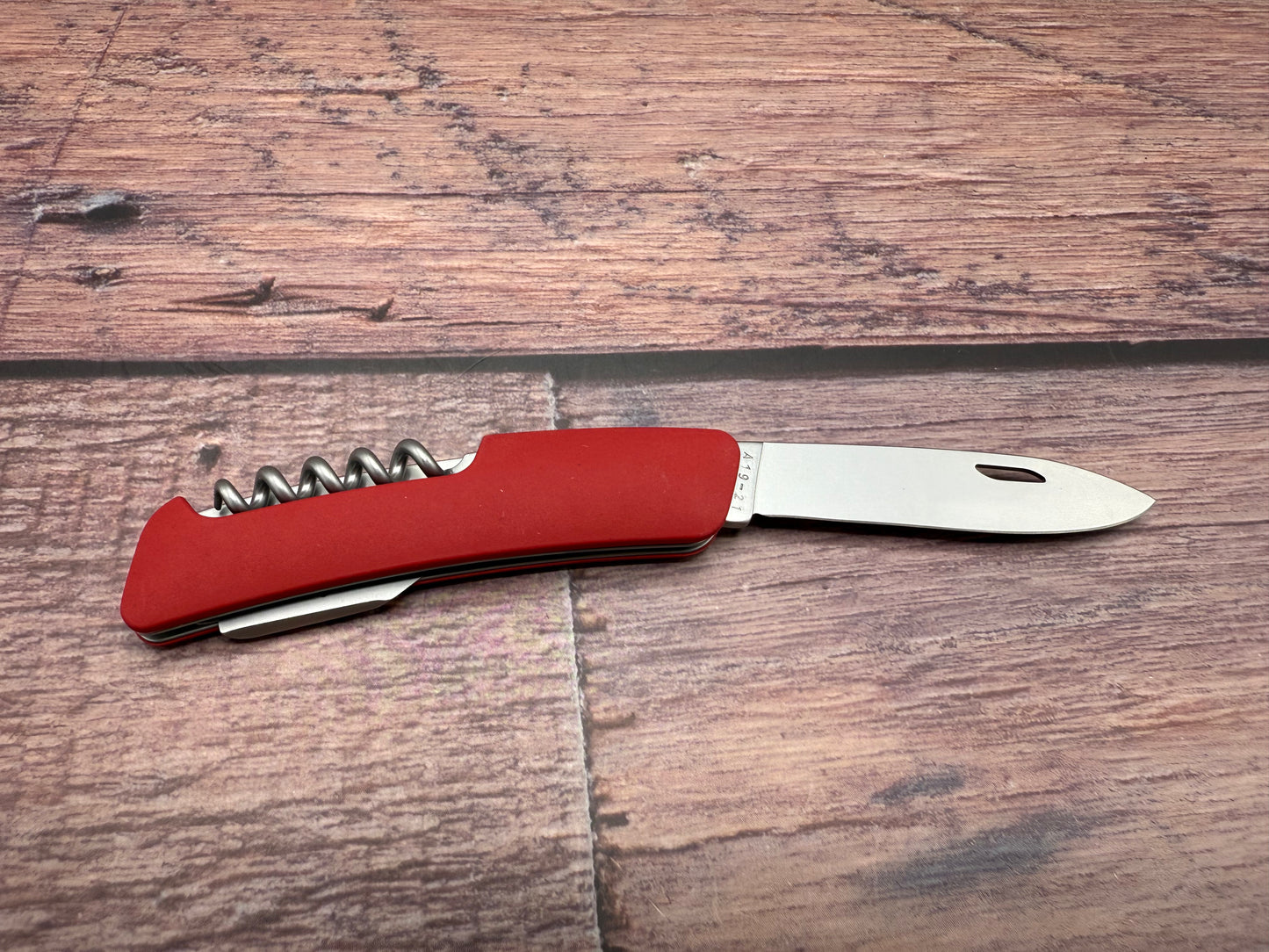 D01 Swiss Pocket Knife Red