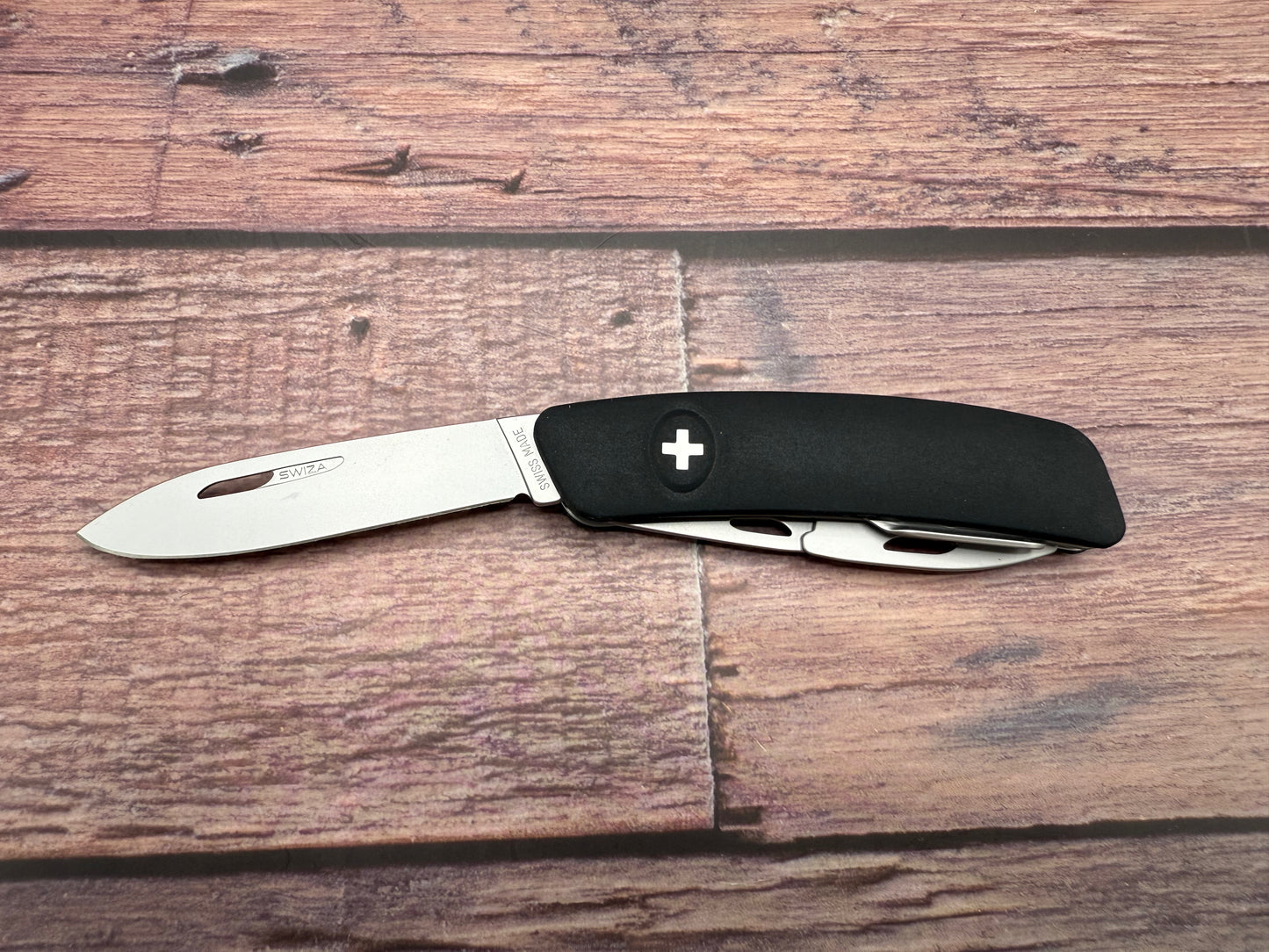 D04 Swiss Pocket Knife Black